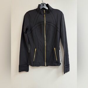 LuluLemon Define Jacket Nulu in Black/Gold